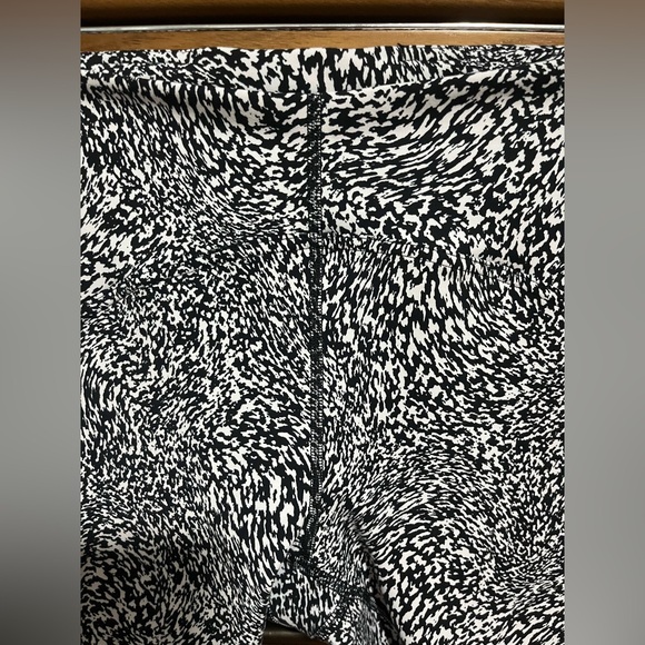 Lululemon InStill High-Rise Tight 25" - Warped Grain Alpine White Black … - Picture 7 of 9